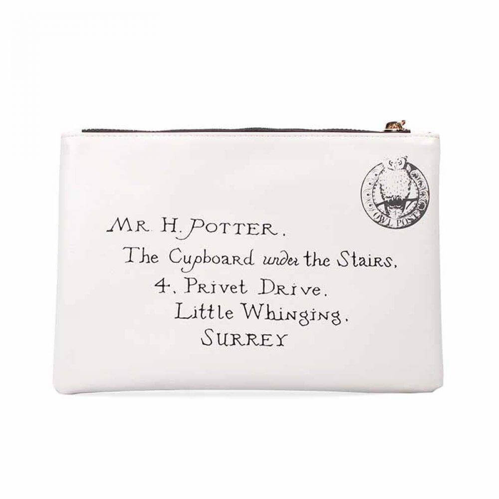 Official Harry Potter Letter Pouch at the best quality and price at House Of Spells- Fandom Collectable Shop. Get Your Harry Potter Letter Pouch now with 15% discount using code FANDOM at Checkout. www.houseofspells.co.uk.