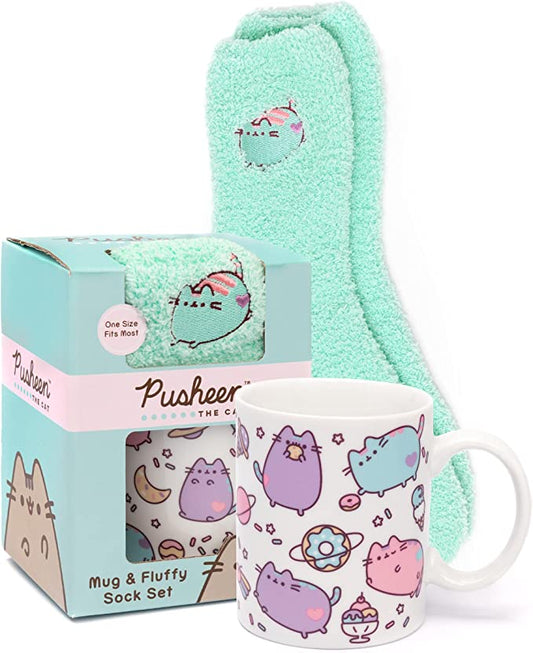 Pusheen Mug With Pair Of Socks